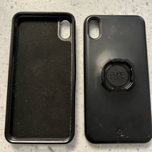 2 QUAD LOCK IPhone XS MAXphone cases